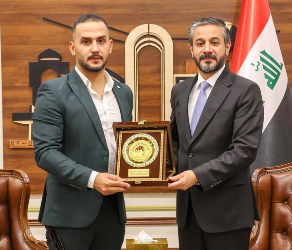 Read more about the article Dr. Al-Aboudi Honors Top Student of Reformatories Inmates