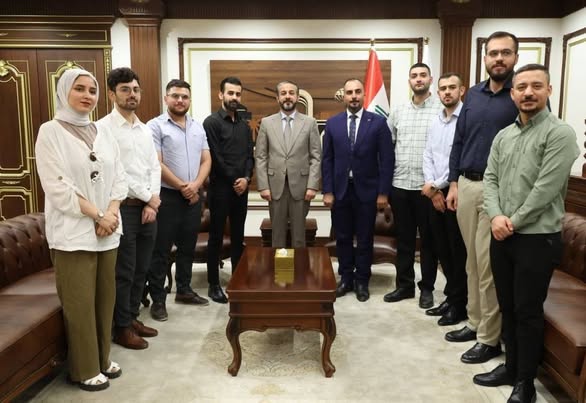 Read more about the article Dr. Al-Aboudi Meets Top Graduates in Medical & Nursing Specialties & His Excellency Stresses on Establishing Robust Academic Environment & Improving Quality of Performance