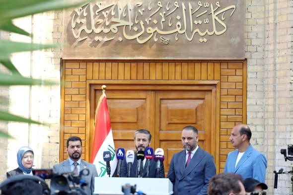 Read more about the article Dr. Al-Aboudi Launches Visual Space Enrichment Initiative & Inaugurates Art Exhibition at Fine Arts College