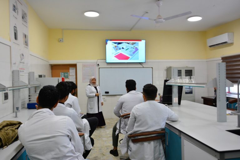 Read more about the article جامعة كربلاء تنظم دورة تدريبية عن الفحوصات المختبرية الفسيولوجية