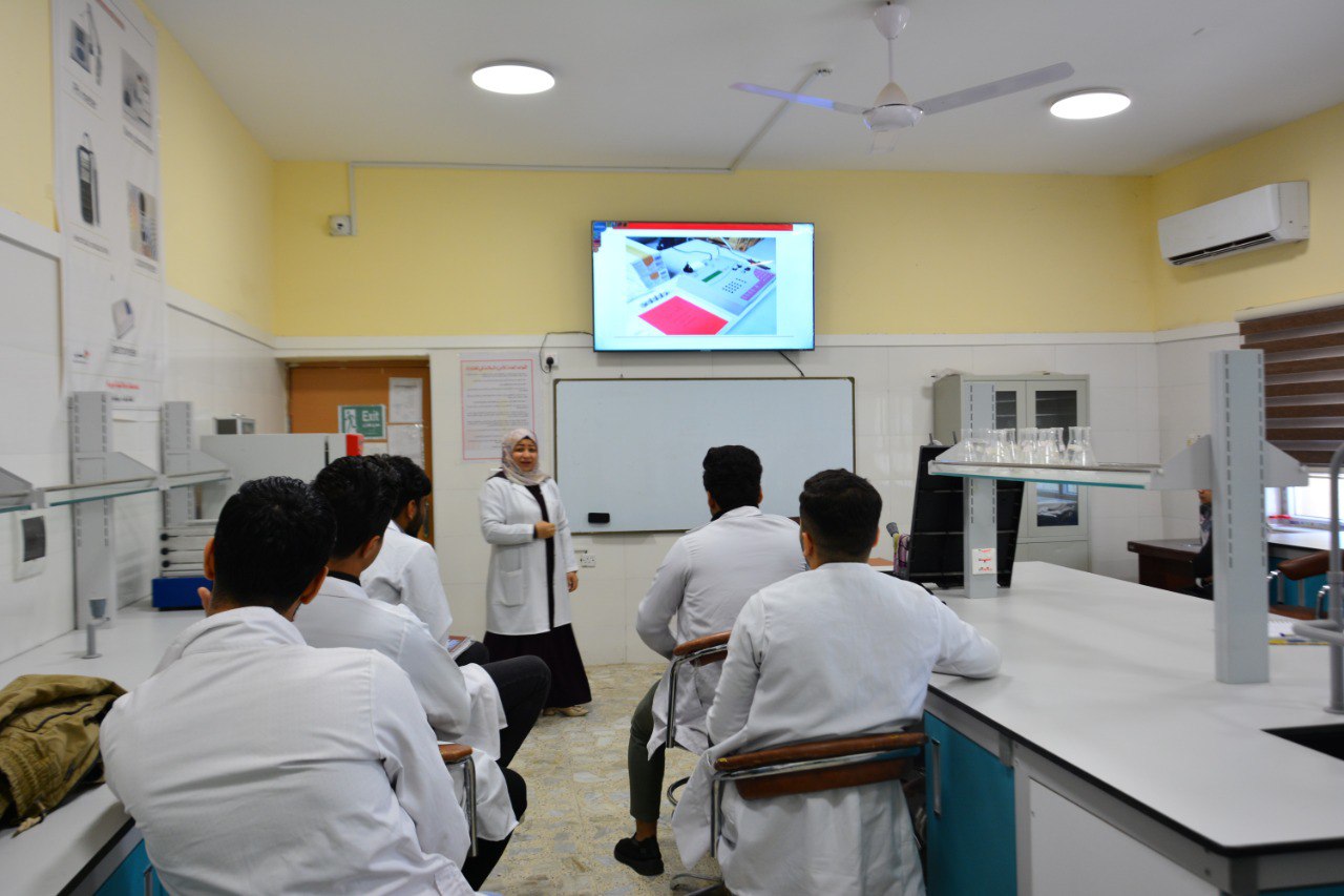 جامعة كربلاء تنظم دورة تدريبية عن الفحوصات المختبرية الفسيولوجية