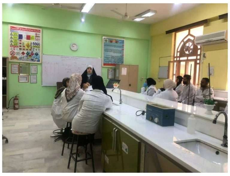 Read more about the article جامعة كربلاء تنظم دورة تدريبية حول جسيمات الذهب النانوي