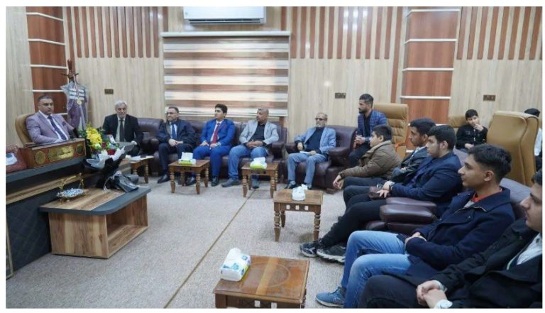 Read more about the article كلية الطب في جامعة كربلاء تستضيف ثانوية إيثار المهدي للمتميزين