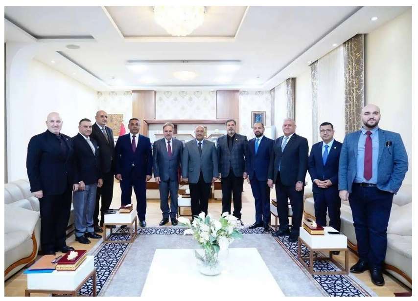 You are currently viewing بعد حصوله على براءة اختراع في امريكا … تكريم تدريسي من جامعة كربلاء