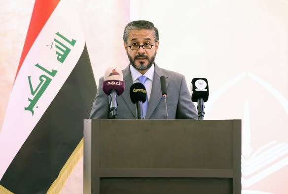 Read more about the article وزير التعليم يتفقد البيئة التعليمية في كلية الإمام الكاظم (ع)