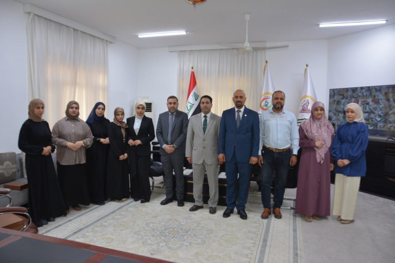 Read more about the article كلية العلوم الطبية التطبيقية تكرّم مشرفي وطلبة بحوث التخرج المتميزة في قسمي الصحة البيئية والتحليلات المرضية