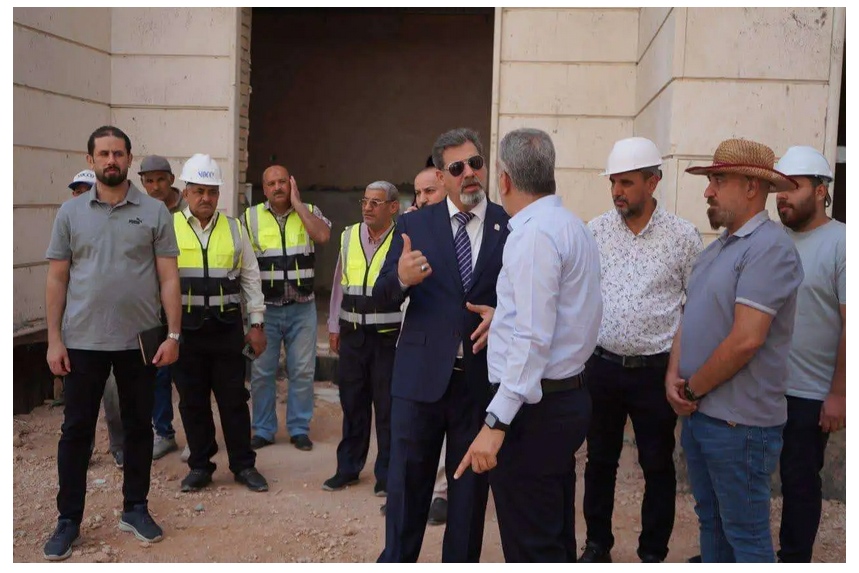 You are currently viewing رئيس الجامعة يتفقد مشروع مبنى قسم الهندسة المدنية ويشيد بجودة الإنهاءات ونسب الإنجاز