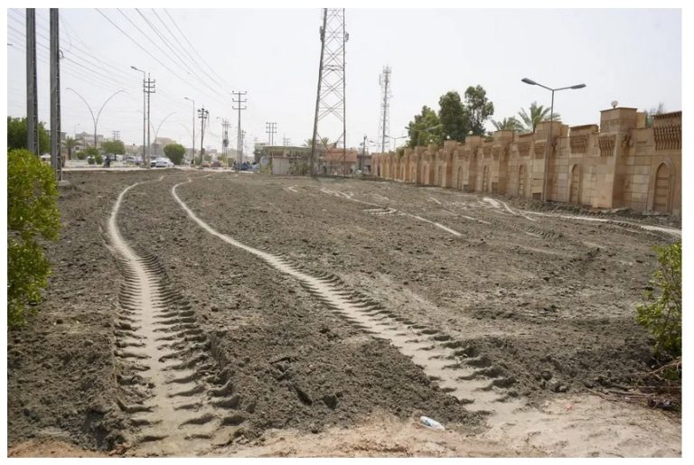 Read more about the article استمرار أعمال إعادة تأهيل البنى التحتية في جامعة كربلاء