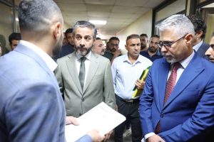 Read more about the article متابعة ميدانية في دائرة البعثات .. وزير التعليم يوجّه بتسريع إنجاز معاملات كود الخدمة الاتحادي للخريجين