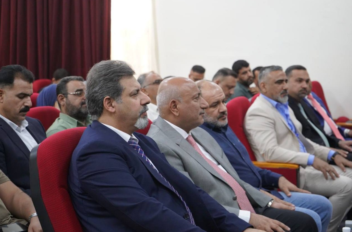 You are currently viewing رئيس الجامعة يشدد على الالتزام بالمعايير الأكاديمية في إعداد الرسائل والأطاريح