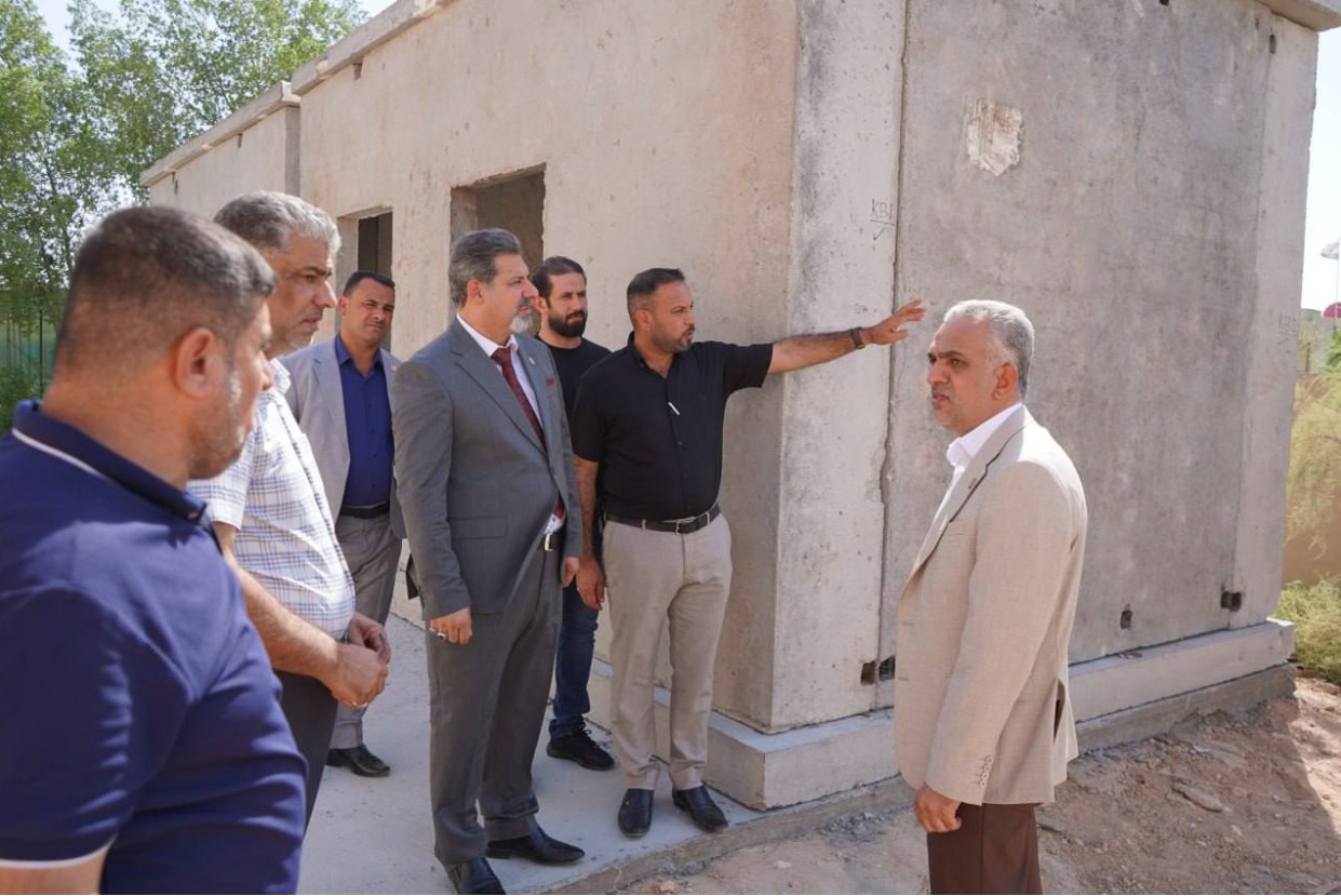 You are currently viewing رئيس الجامعة يتابع ميدانيا أعمال تأهيل البوابة الرئيسية ويشيد بجهود القائمين على المشروع