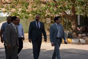 Read more about the article عميد كلية العلوم الطبية التطبيقية يتفقد أعمال الصيانة والتأهيل في الكلية