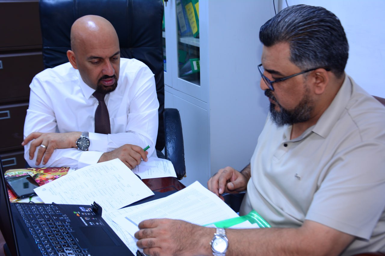 You are currently viewing عميد كلية العلوم الطبية التطبيقية يتفقد سير العمل الإداري في شعب العمادة