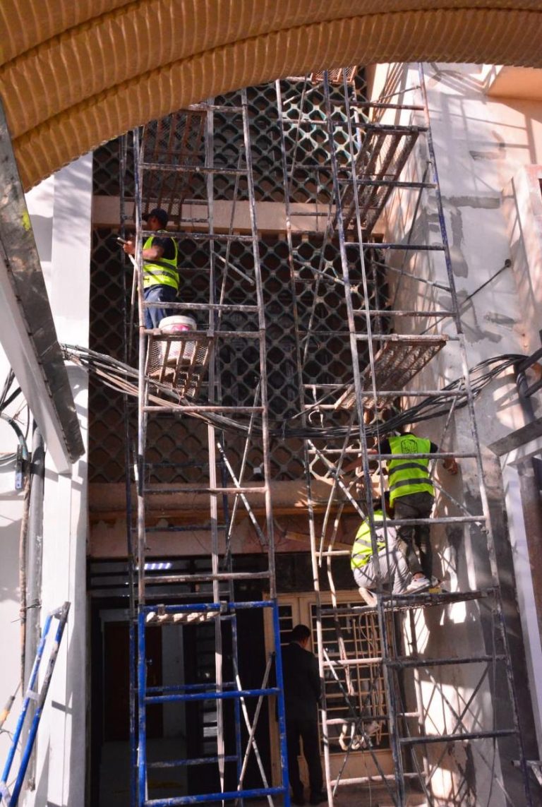 Read more about the article عميد كلية العلوم الطبية التطبيقية يتفقد أعمال ترميم بناية مختبرات قسم التحليلات المختبرية