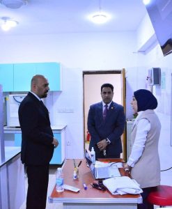 Read more about the article عميد كلية العلوم الطبية التطبيقية يتفقد مختبرات قسم التحليلات المرضية
