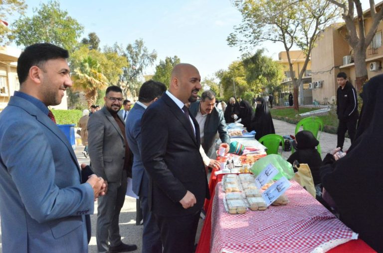 Read more about the article عميد كلية العلوم الطبية التطبيقية يفتتح معرض الريادة والإبداع ضمن فعاليات الأسبوع العالمي لريادة الأعمال