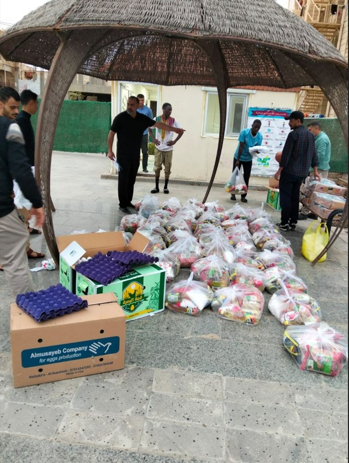 Read more about the article بلمسة إنسانية تتجاوز الحدود.. عميد كلية العلوم الطبية التطبيقية يوجه بدعم “طلبة الأقسام الداخلية الوافدين” بسلال غذائية