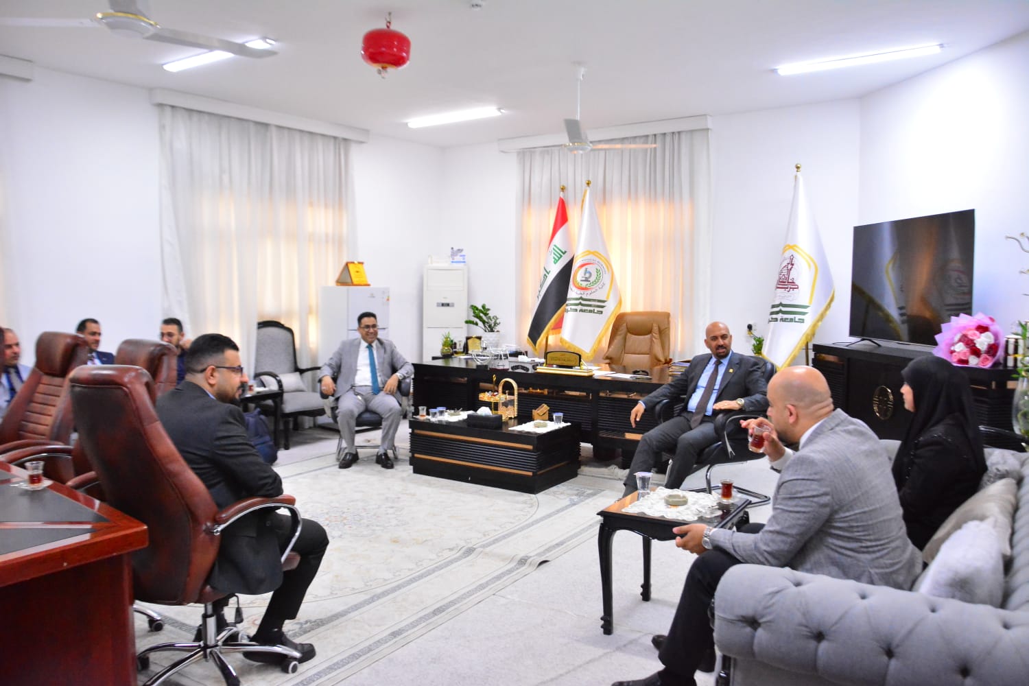 You are currently viewing تعزيزاً للتعاون الأكاديمي.. عميد كلية العلوم بجامعة وارث الأنبياء يزور كلية العلوم الطبية التطبيقية